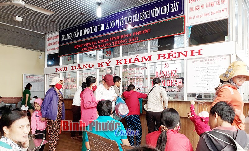 Y tế công lập cần hỗ trợ để “lột xác” - Bài 1