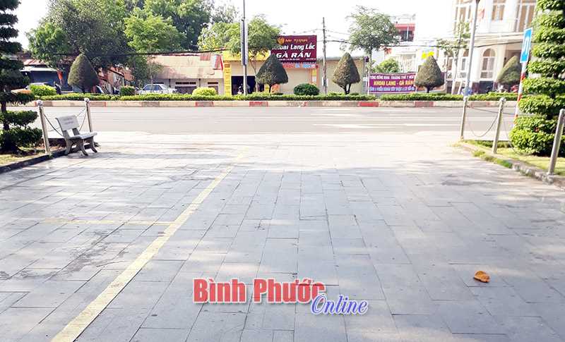 Quảng trường 23-3 đã sửa vỉa hè và đường nội bộ