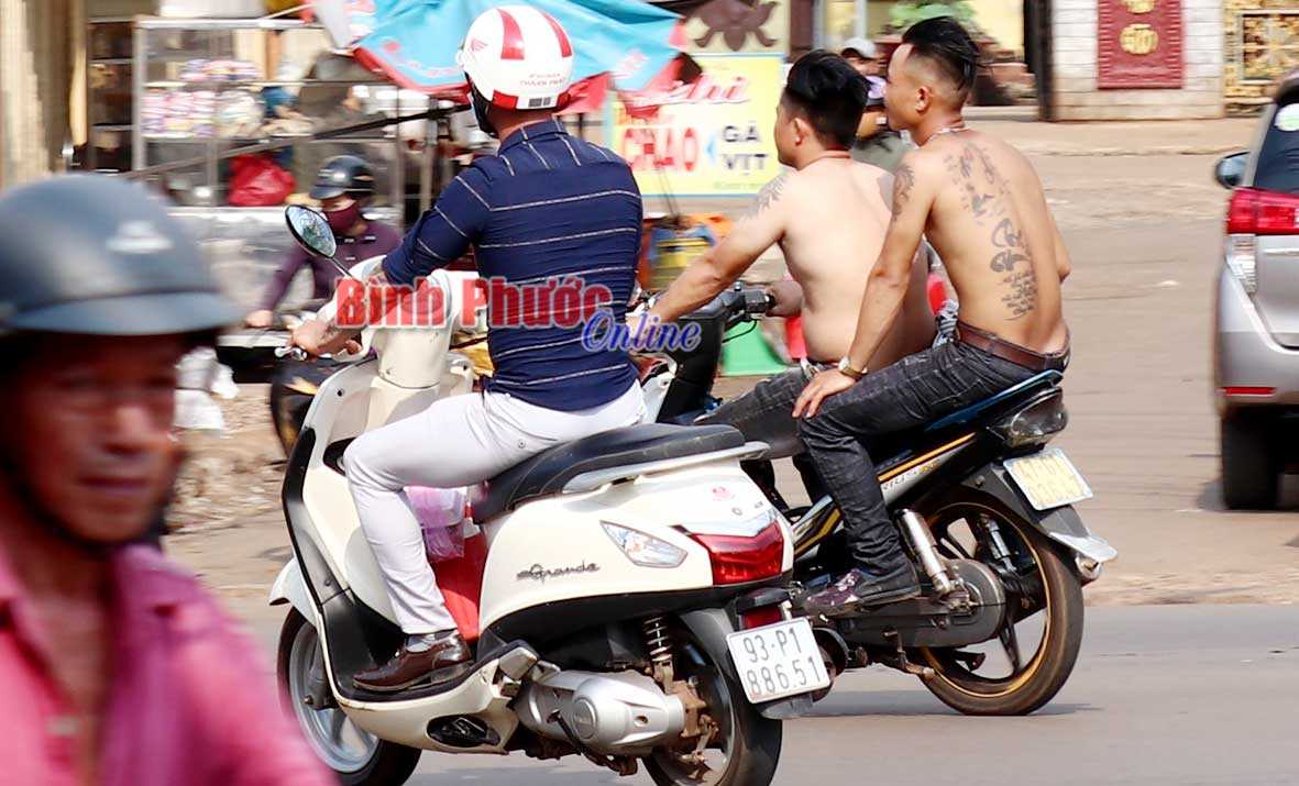 Cần xử lý nghiêm hành vi không đội mũ bảo hiểm