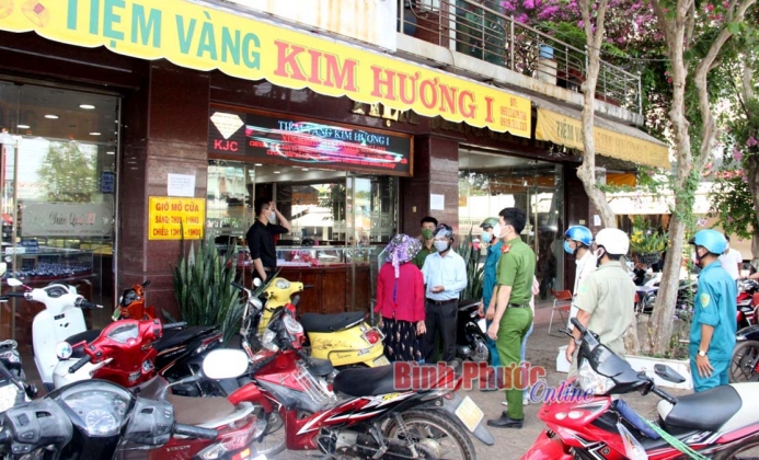 Tân Bình: 200 cơ sở kinh doanh, dịch vụ tạm ngưng đóng cửa Tân Bình: 200 cơ sở kinh doanh, dịch vụ tạm ngưng đóng cửa