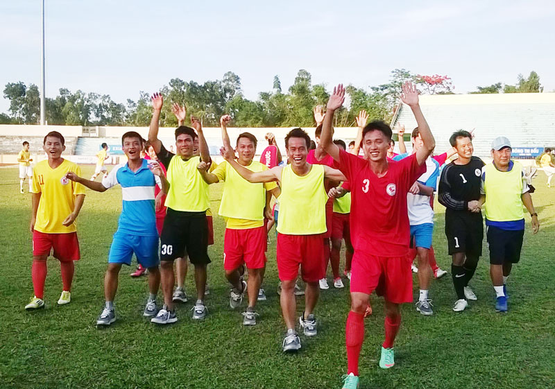 Bình Phước thăng hạng Nhất mùa bóng 2015 Bình Phước thăng hạng Nhất mùa bóng 2015