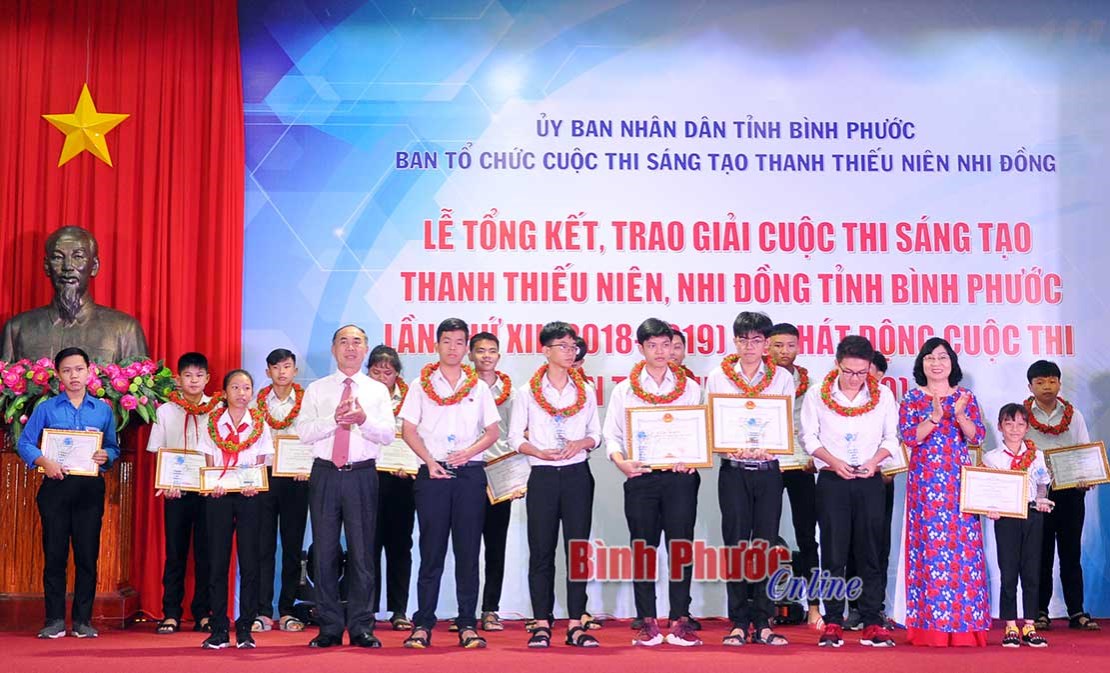 Vinh danh các thanh thiếu niên, nhi đồng sáng tạo Vinh danh các thanh thiếu niên, nhi đồng sáng tạo