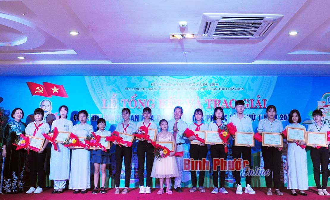 Trao giải cuộc thi “Đại sứ văn hóa đọc”