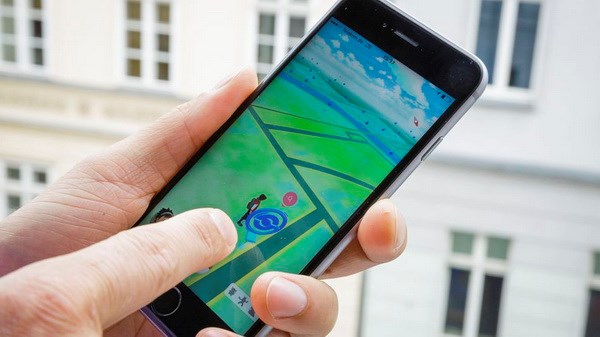 Phụ huynh ở Đức lo ngại con bỏ học để “đi săn” Pokémon