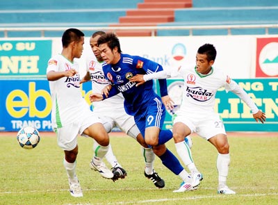 Giải hạng Nhất - Cúp Tôn Hoa Sen 2011: Thế cờ gài Giải hạng Nhất - Cúp Tôn Hoa Sen 2011: Thế cờ gài