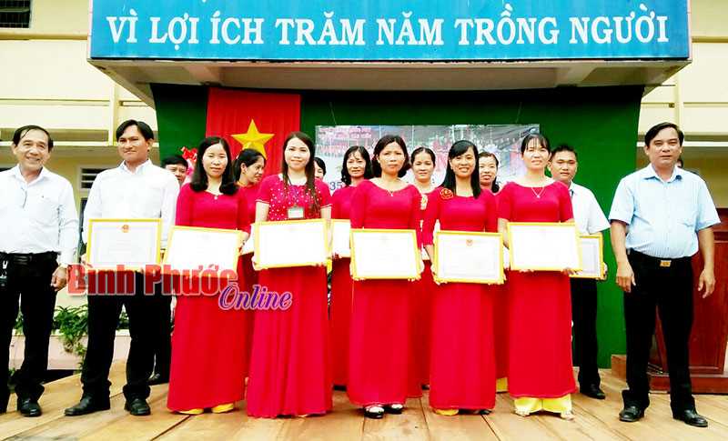 Công đoàn Trường THCS Tân Tiến chăm lo tốt người lao động Công đoàn Trường THCS Tân Tiến chăm lo tốt người lao động