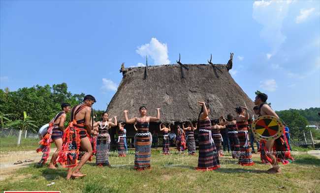 Tiếng gọi từ Nam Giang