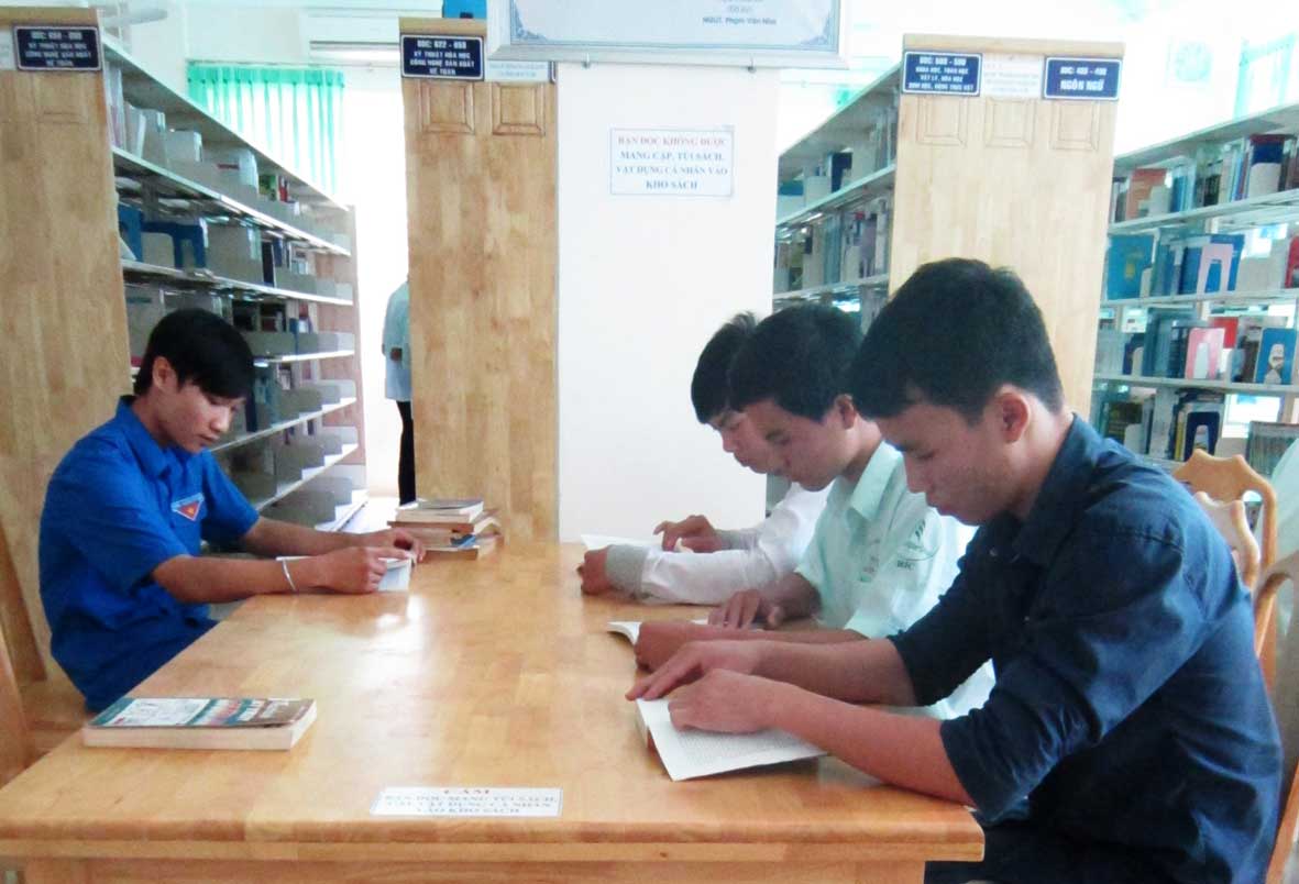 Hệ thống thư viện tỉnh phục vụ hơn 110 ngàn lượt bạn đọc Hệ thống thư viện tỉnh phục vụ hơn 110 ngàn lượt bạn đọc