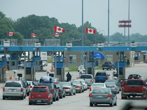 Mỹ sẽ chống tội phạm xuyên biên giới với Canada Mỹ sẽ chống tội phạm xuyên biên giới với Canada