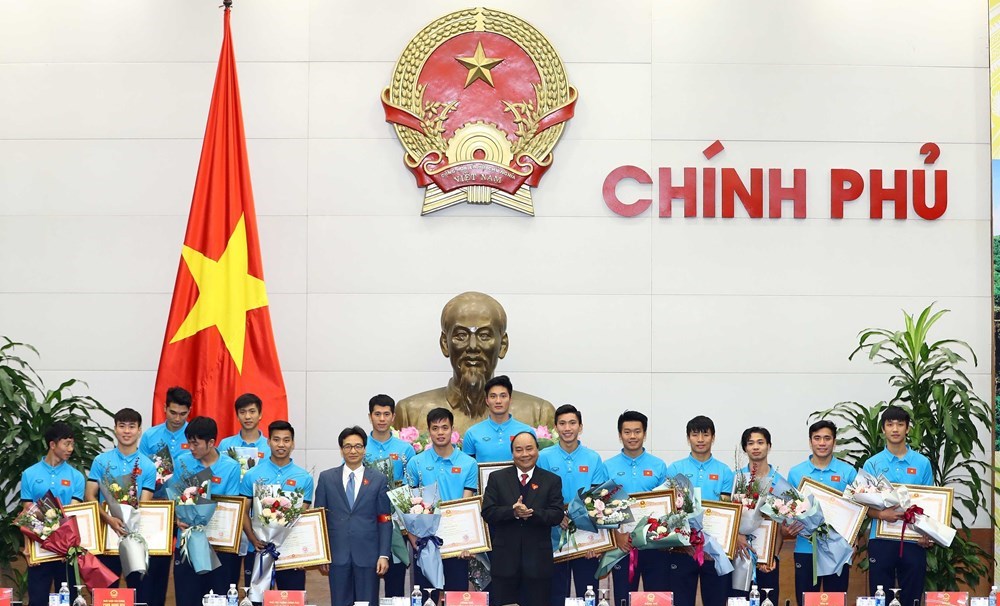 Thủ tướng chào đón nồng nhiệt đội tuyển U23 Việt Nam
