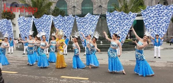 2804carnavalhalong28042019103747.jpeg