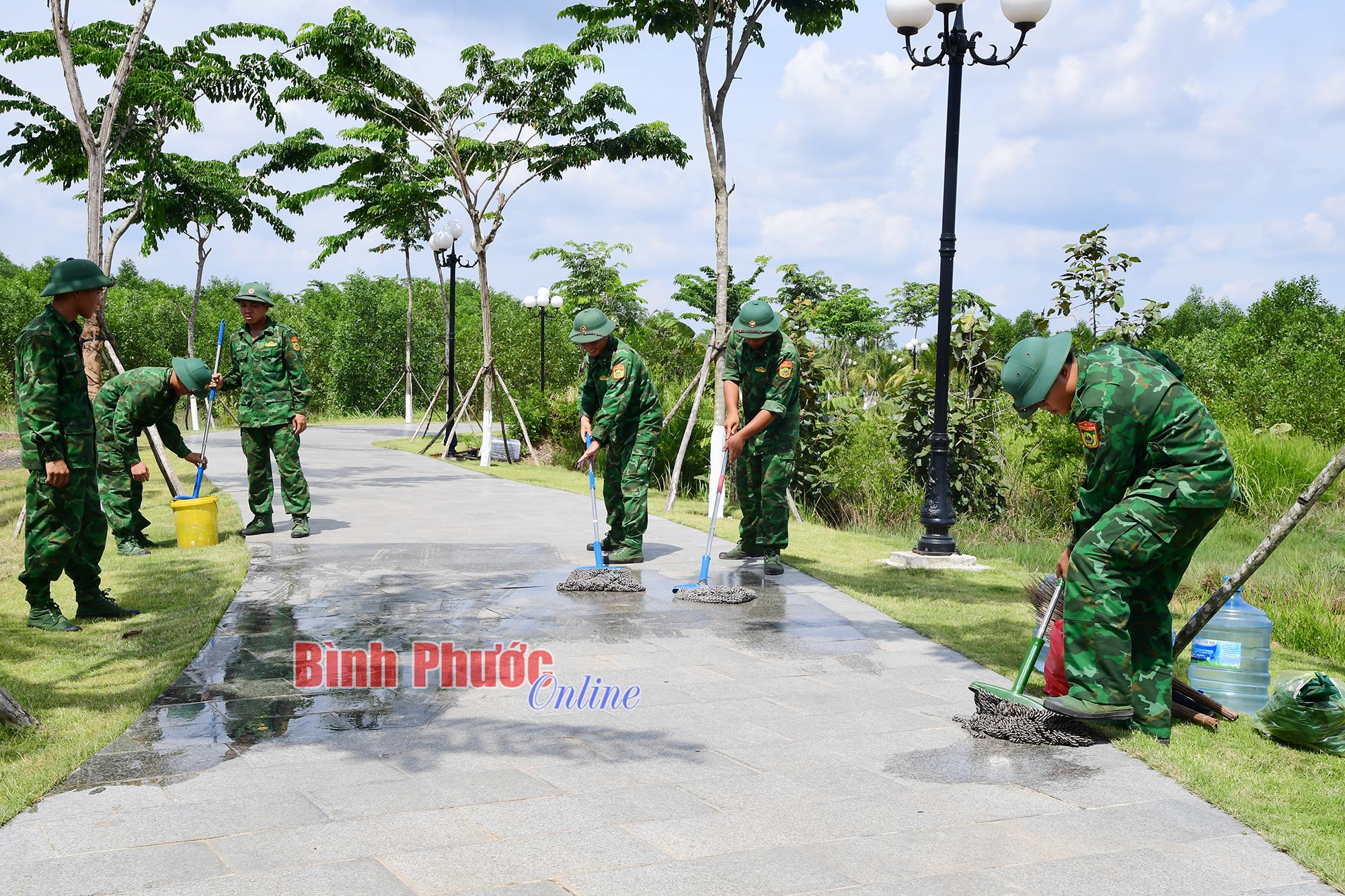2_1_14502518062022.jpg