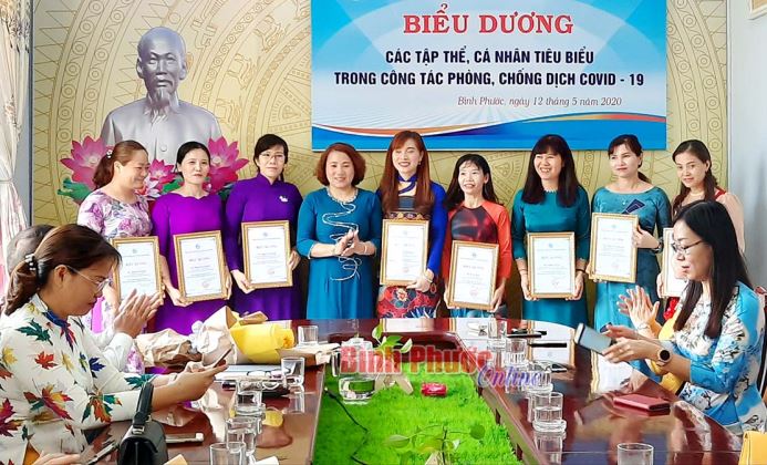 Biểu dương tập thể, cá nhân phụ nữ tiêu biểu trong phòng, chống dịch Covid-19 Biểu dương tập thể, cá nhân phụ nữ tiêu biểu trong phòng, chống dịch Covid-19