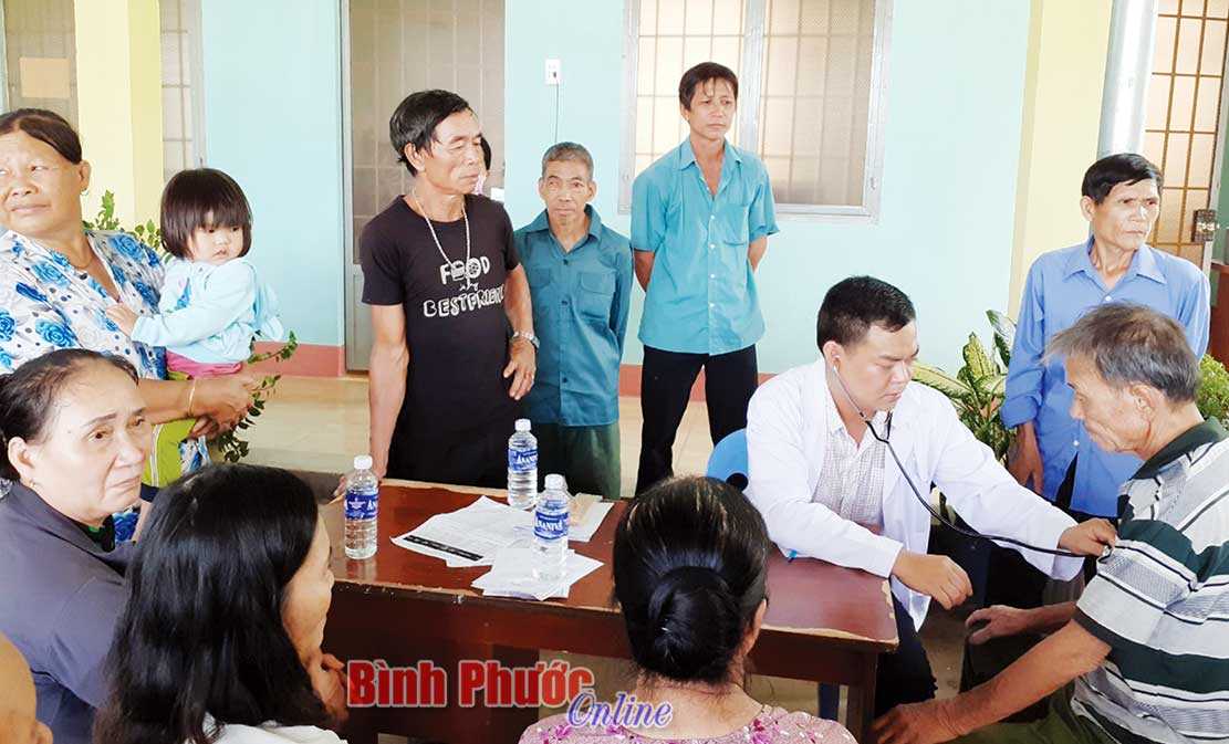 Đồng bào DTTS, khó khăn được khám bệnh, phát thuốc miễn phí Đồng bào DTTS, khó khăn được khám bệnh, phát thuốc miễn phí