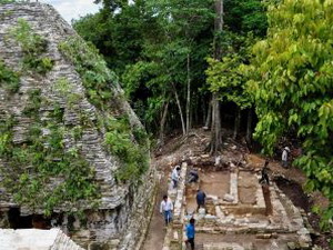 Mexico phát hiện móng cung điện 2.000 năm tuổi
