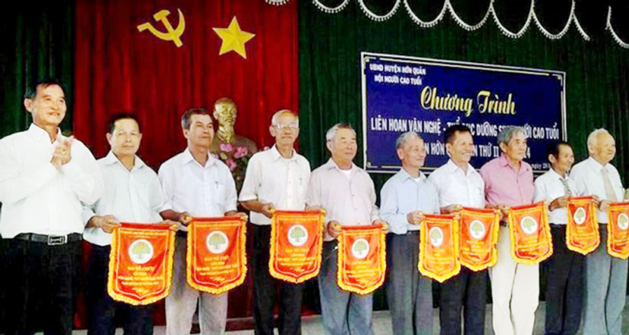 Giao lưu văn nghệ, thể dục - thể thao