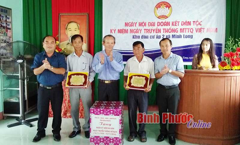 Ngày hội đại đoàn kết toàn dân tộc ở ấp 2, xã Minh Long