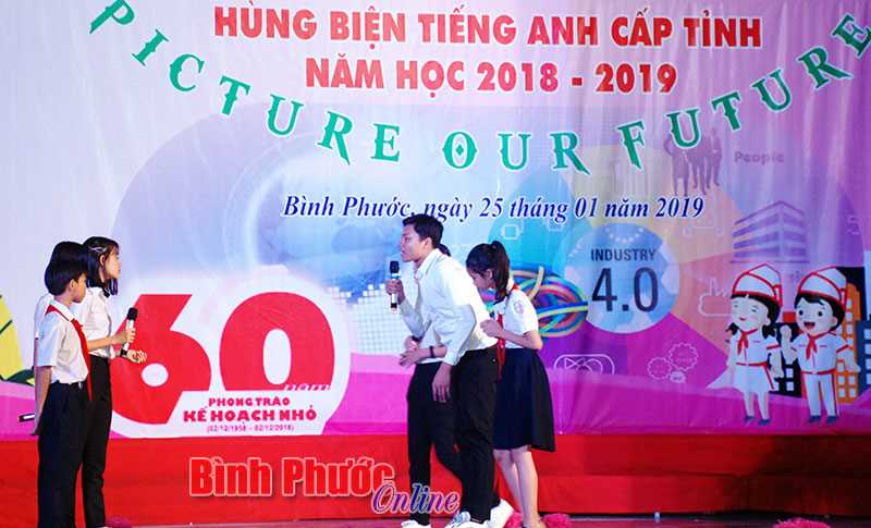 Thanh thiếu niên thi hùng biện tiếng Anh Thanh thiếu niên thi hùng biện tiếng Anh
