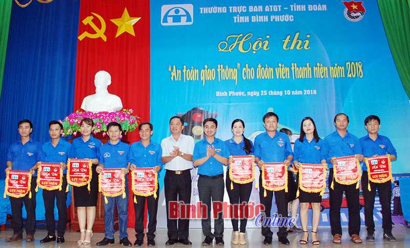 Sôi nổi hội thi “An toàn giao thông cho thanh niên” Sôi nổi hội thi “An toàn giao thông cho thanh niên”