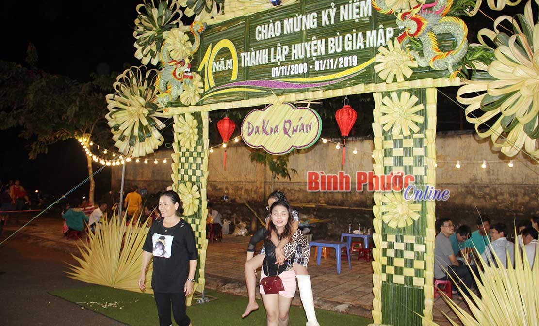 Sôi nổi kỷ niệm 10 năm thành lập huyện Bù Gia Mập