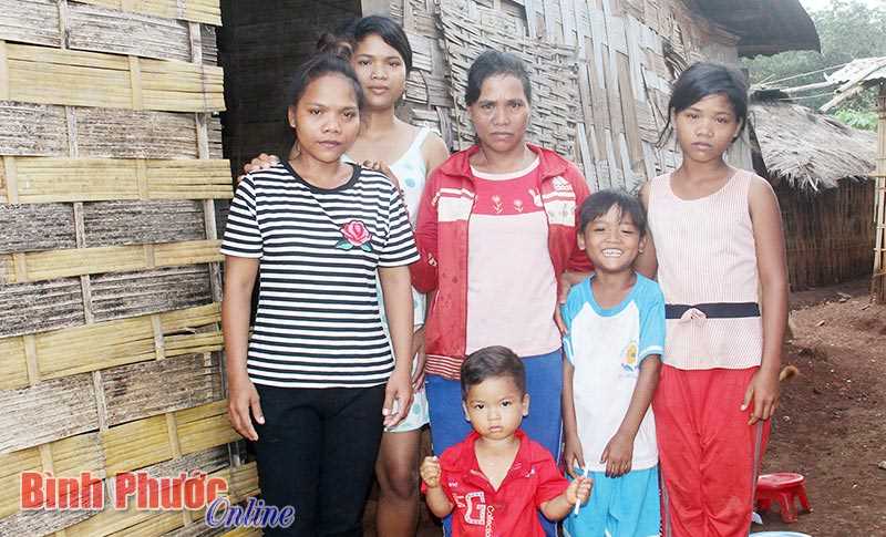 Chị Thị Thưa mong được hỗ trợ xây nhà ở Chị Thị Thưa mong được hỗ trợ xây nhà ở