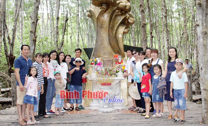 “Du hí” ở Khu di tích rừng Sác - Cần Giờ “Du hí” ở Khu di tích rừng Sác - Cần Giờ