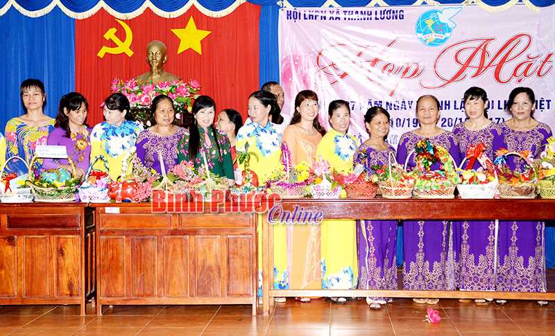 Phụ nữ Thanh Lương nuôi heo đất Phụ nữ Thanh Lương nuôi heo đất