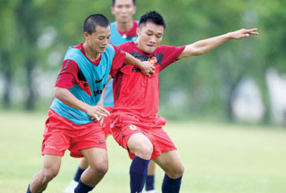 Minh Đức bị loại vì đứt cơ đùi