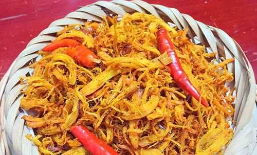 Tự làm gà khô xé cay siêu ngon nhâm nhi ngày Tết