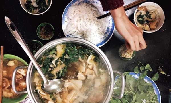 Lẩu gà lá é - món ngon nức tiếng nhất định phải thử khi đến Đà Lạt
