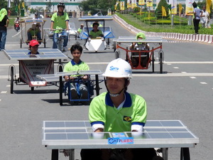 Khai mạc cuộc thi xe chạy bằng năng lượng Mặt Trời