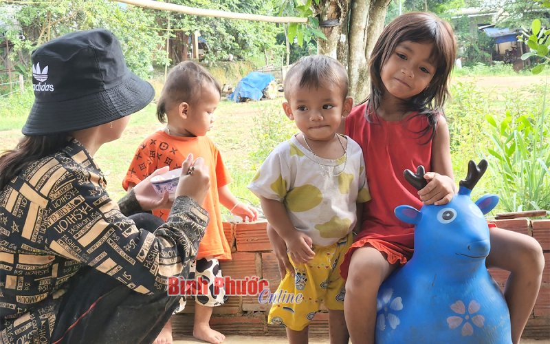 3 đứa trẻ cần sự trợ giúp cấp bách