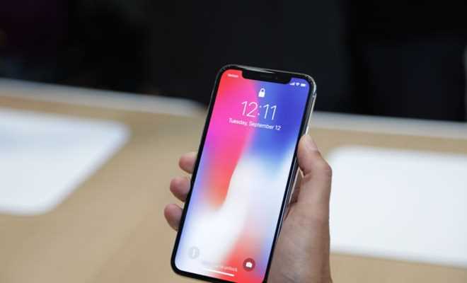 CEO Apple Tim Cook lên tiếng về mức giá cao ngất ngưởng của iPhone X CEO Apple Tim Cook lên tiếng về mức giá cao ngất ngưởng của iPhone X