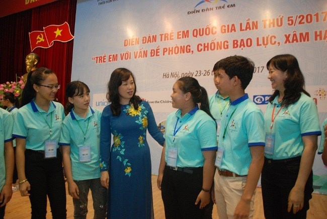 3thutruongdaohonglanvacacemthieunhi24082017020643.jpg