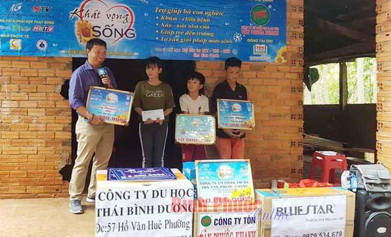 3 trẻ mồ côi được tiếp thêm nghị lực 3 trẻ mồ côi được tiếp thêm nghị lực