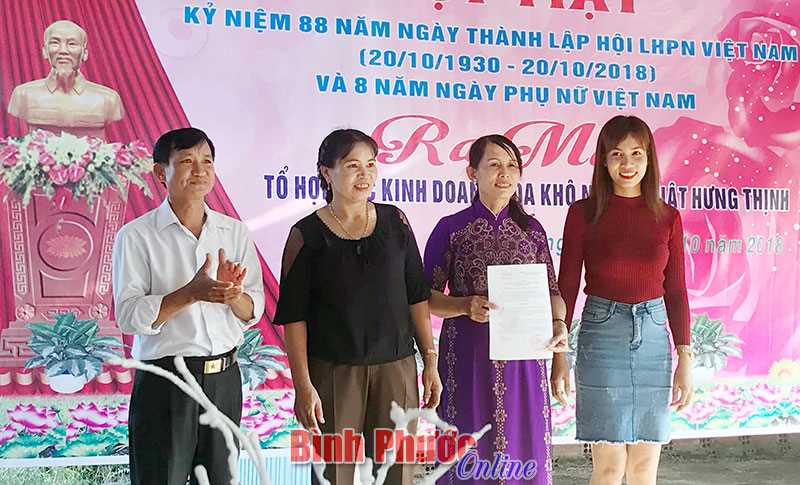 Phụ nữ Lộc Ninh phát triển mô hình hợp tác kinh tế Phụ nữ Lộc Ninh phát triển mô hình hợp tác kinh tế
