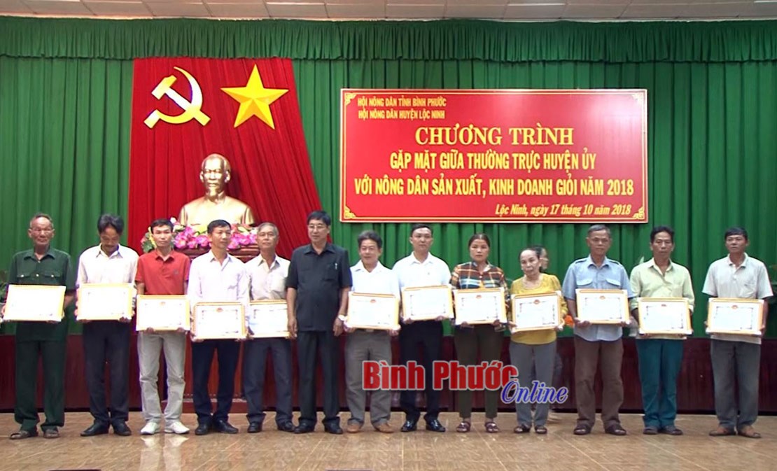 Nông dân Lộc Ninh năng động trong phát triển kinh tế Nông dân Lộc Ninh năng động trong phát triển kinh tế