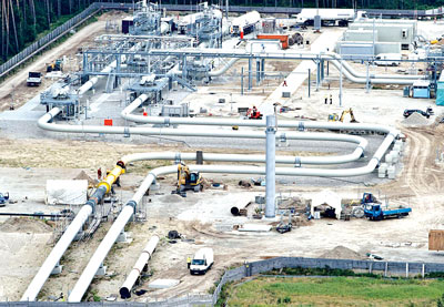 Nga - Đức cùng khởi động “Dòng chảy phương Bắc” Nga - Đức cùng khởi động “Dòng chảy phương Bắc”