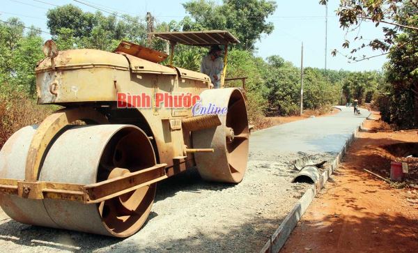 Toàn tỉnh đã làm được 932,4km đường giao thông nông thôn Toàn tỉnh đã làm được 932,4km đường giao thông nông thôn