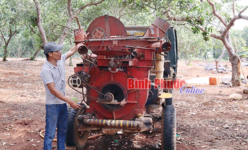 Nhà nông đam mê sáng chế máy “5 trong 1”