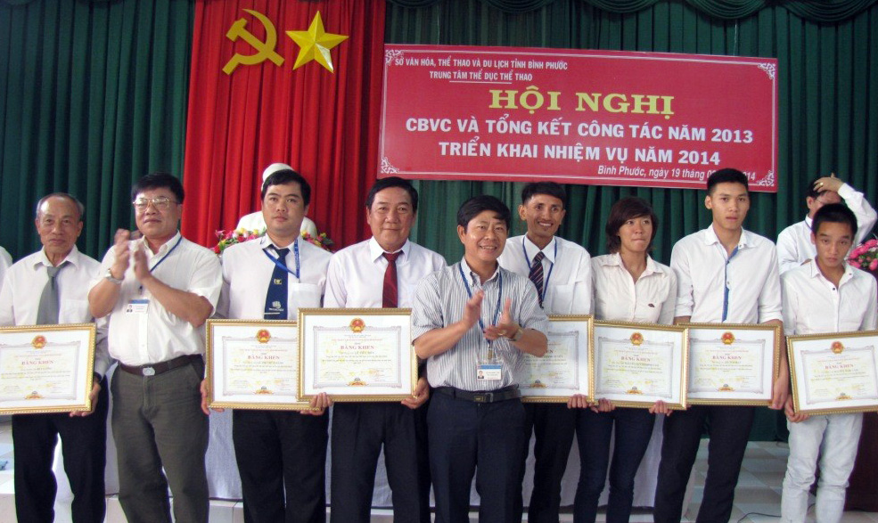 42huanluyenvien.jpg