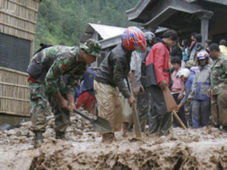 Lở đất kinh hoàng tại Indonesia Lở đất kinh hoàng tại Indonesia