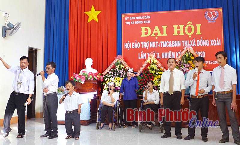 Đội văn nghệ NKT thị xã Đồng Xoài - nơi sẻ chia yêu thương