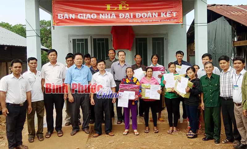 Bù Đăng bàn giao 26 nhà đại đoàn kết Bù Đăng bàn giao 26 nhà đại đoàn kết