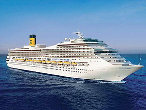 Tàu du lịch mắc cạn ngoài khơi Italy, 6 người chết Tàu du lịch mắc cạn ngoài khơi Italy, 6 người chết