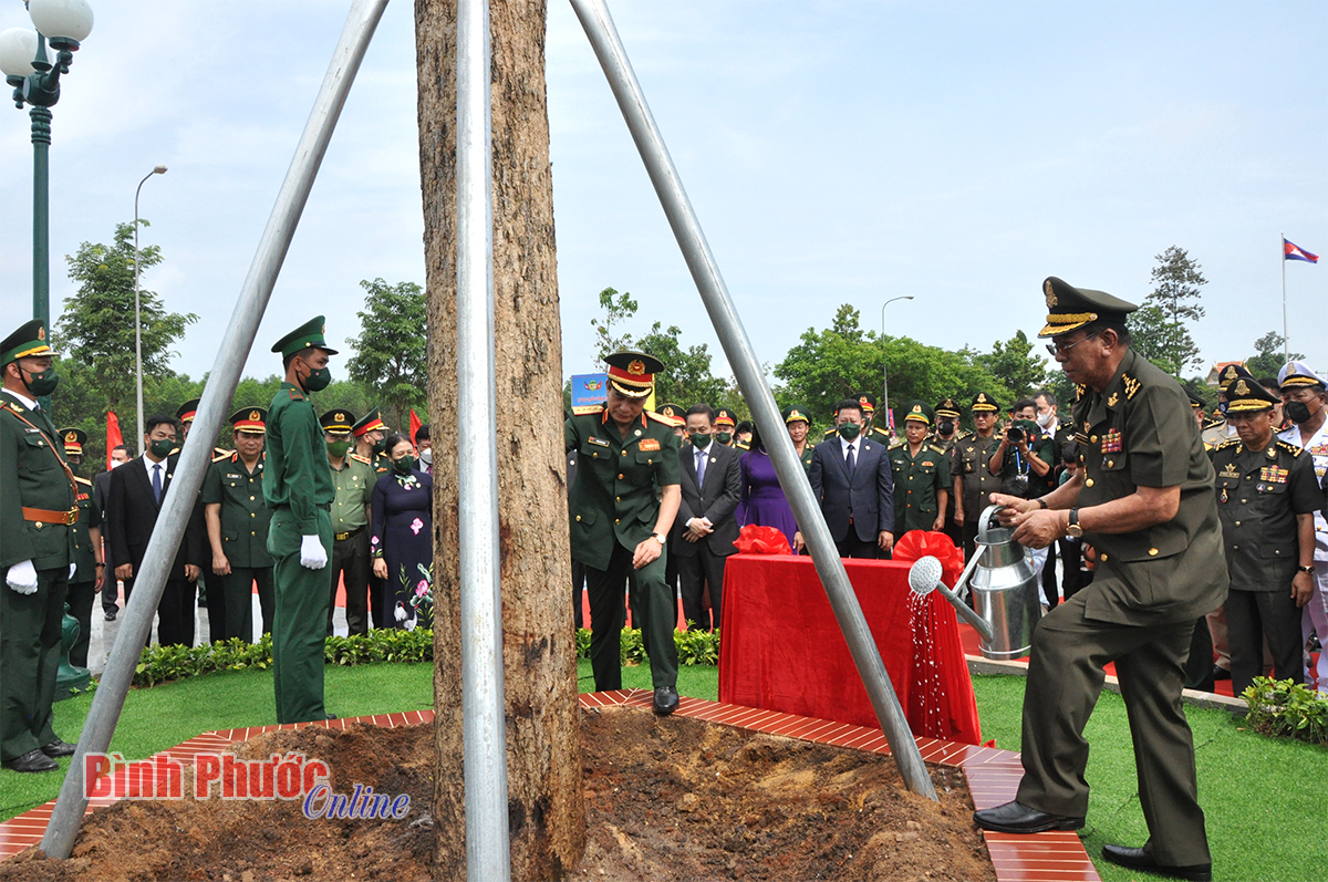 4_12280815052022.jpg