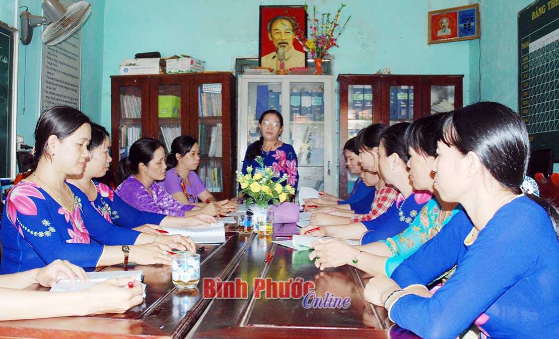 Tiêu chuẩn, nhiệm vụ và quyền hạn của nhà giáo Tiêu chuẩn, nhiệm vụ và quyền hạn của nhà giáo