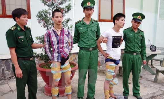 Bắt 3 đối tượng vận chuyển 21kg ma túy tổng hợp Bắt 3 đối tượng vận chuyển 21kg ma túy tổng hợp