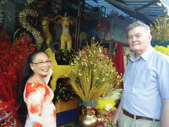 5-co-nguyet-di-cho-hoa09032015032810.jpg