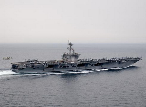 Tàu sân bay Mỹ vượt eo biển Hormuz Tàu sân bay Mỹ vượt eo biển Hormuz